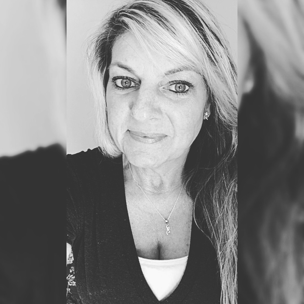 Lori "Prim n Purdy Company". Wife•Mom•Boss | Boutique offering new, gently used